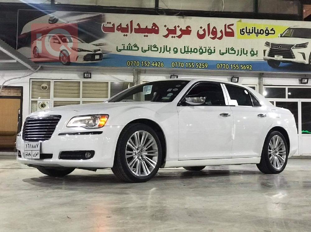کرایسلەر 300